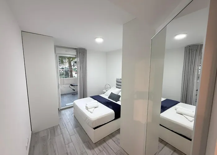 Monaco Border - Terrasse Vue - Piscine - Ff شقة *